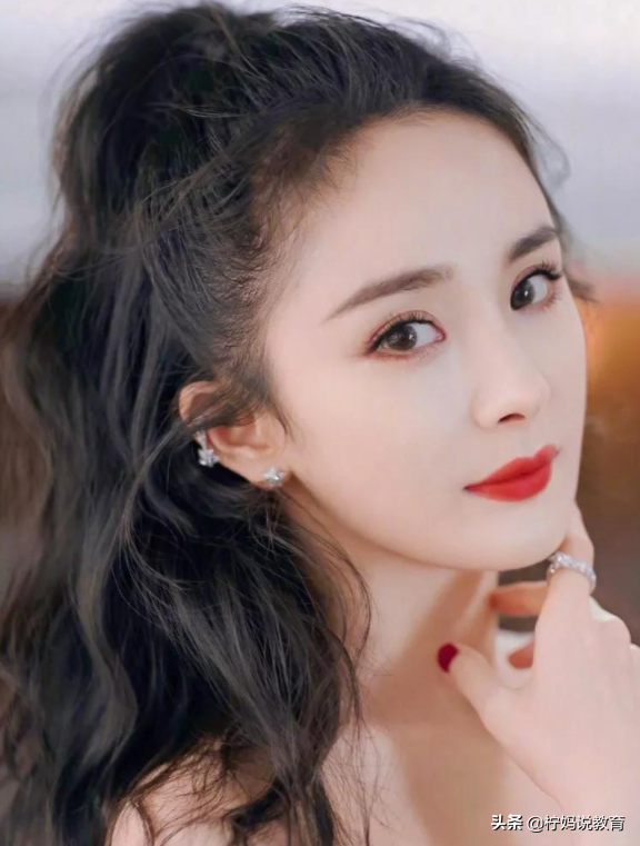 杨幂583分，关晓彤552分，还有人681分，明星高考成绩你知道多少