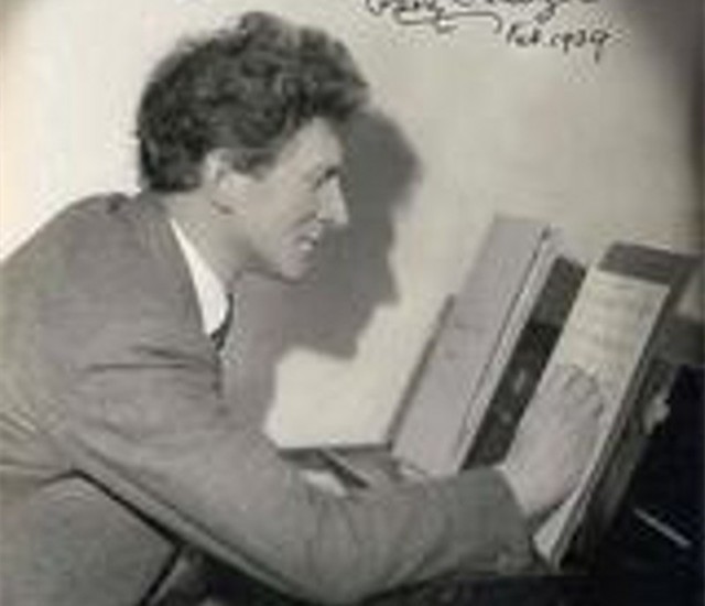 瞿秋白翻译《国际歌》，为何把最后一句，译为“英特纳雄耐尔”？