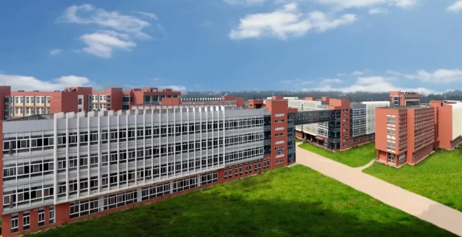 除了乐山大佛，乐山还有老牌的专科大学，名气专业都是响当当