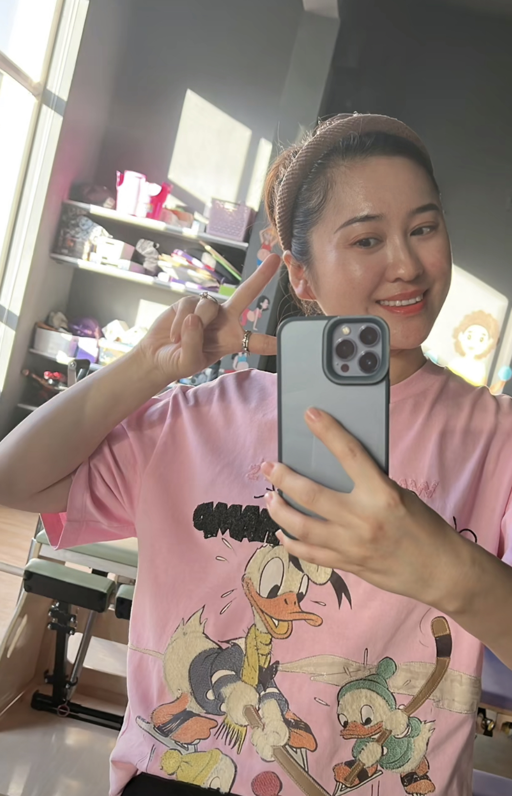 知名网红被曝父母是老赖！欠债超220万，曾炫耀家庭条件从小就好