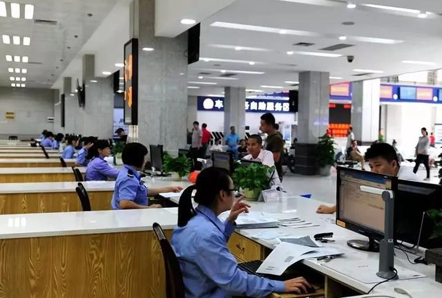 驾驶证换证的90天内，是这么算的