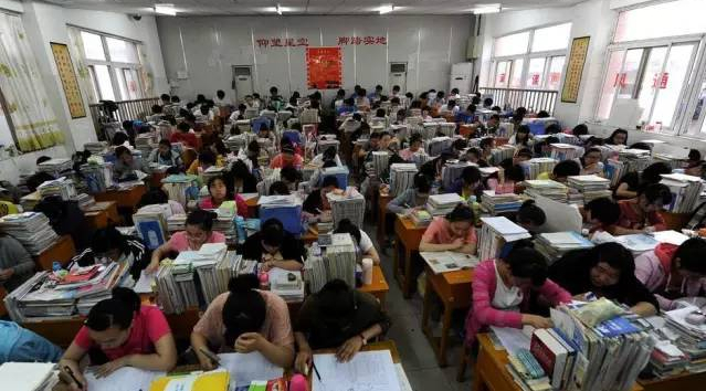 女生宿舍生娃并捂死：带你看看当代女大学生的畸形恋爱