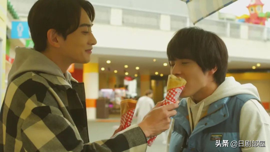 楚楚伟和纳米天使与爱情者的爱合作。