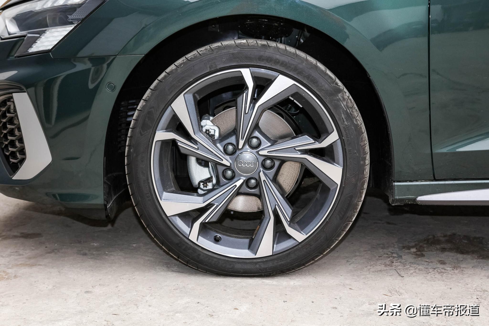 新车 | 棋逢对手，抑或技高一筹？奥迪A3L对比奔驰A级