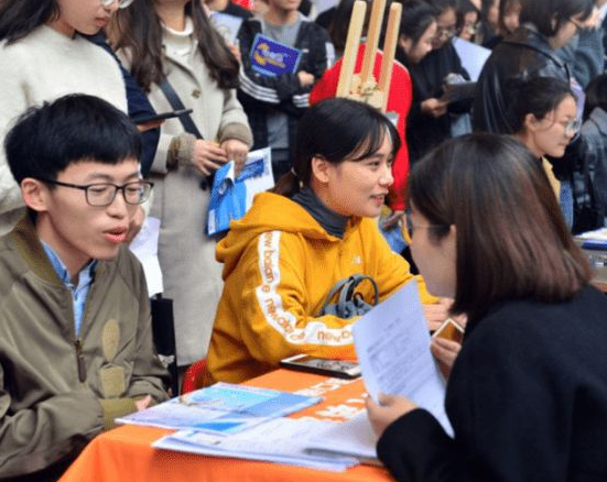 毕业生想要留校任教，至少需满足这3个条件，不然很难实现