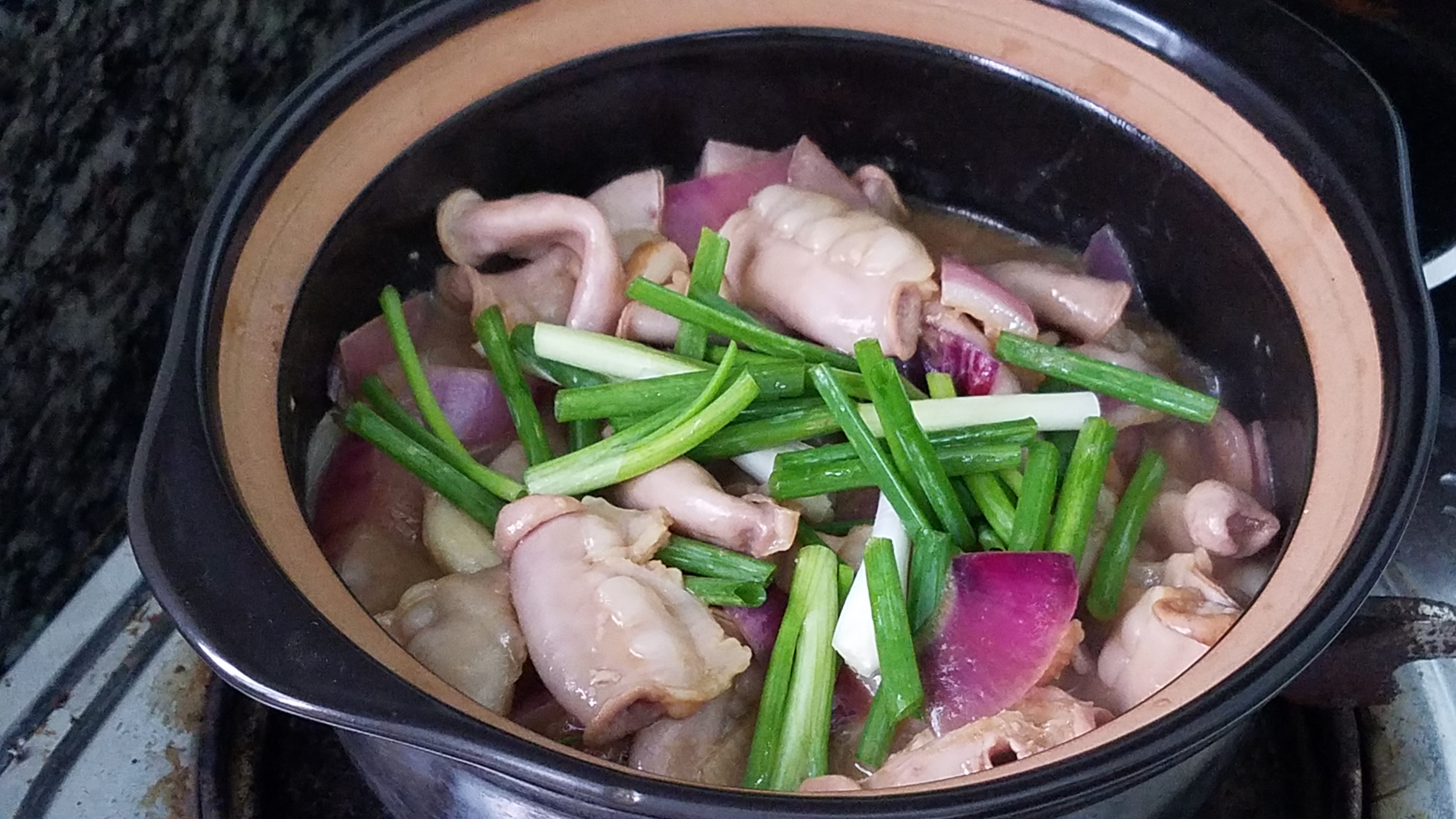 砂锅里倒进10块钱粉肠、原来这么好吃、家常菜做法、超简单