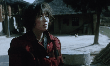 盲山：22岁女大学生被拐卖，为逃跑委身三个男人，结局令人绝望