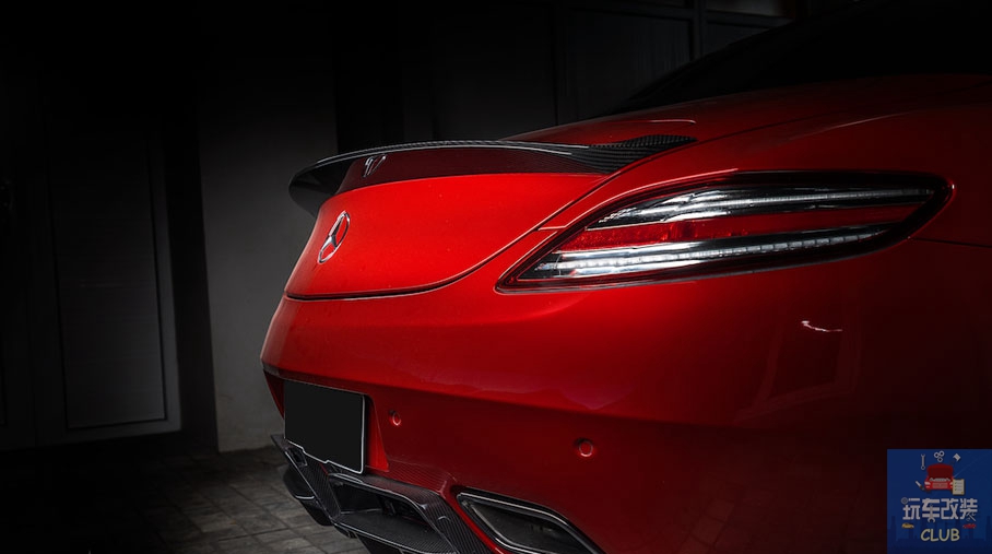 一辆具有“赛车血统”的超跑！奔驰SLS AMG！