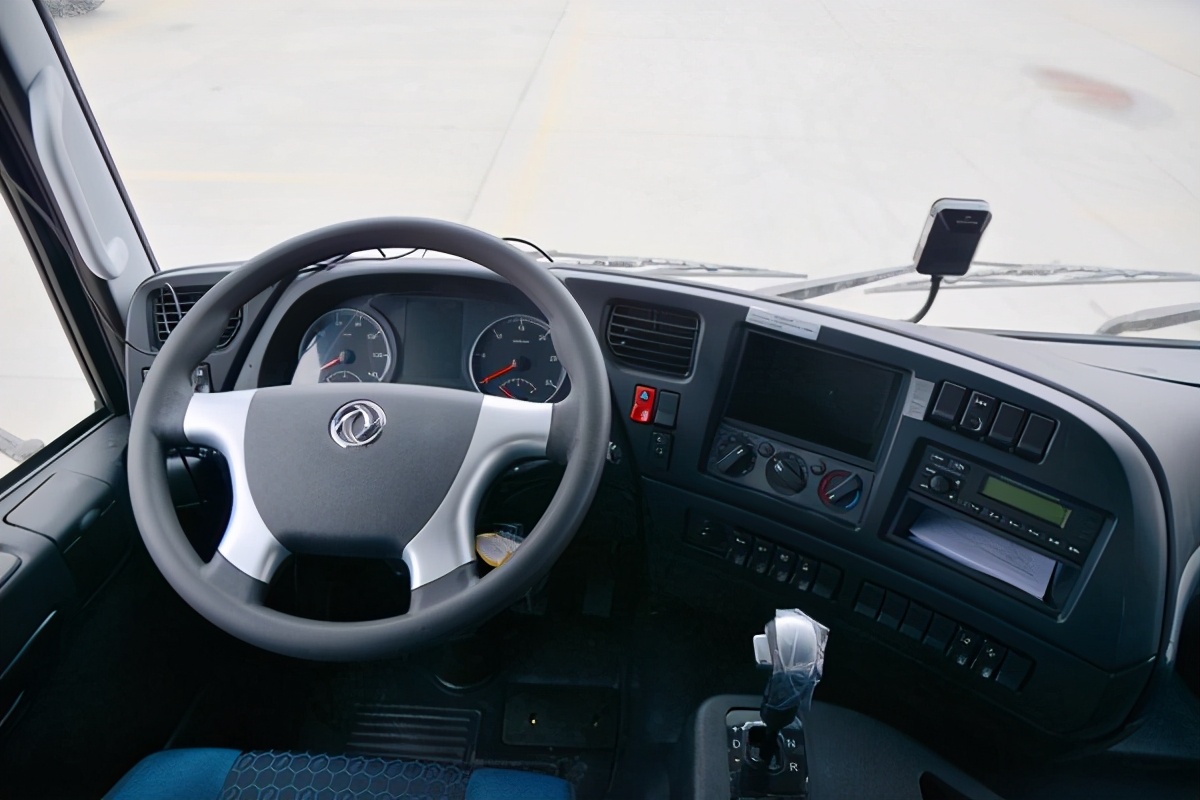 480马力康机 14挡龙擎amt,东风天龙vl跑快递也是没谁了