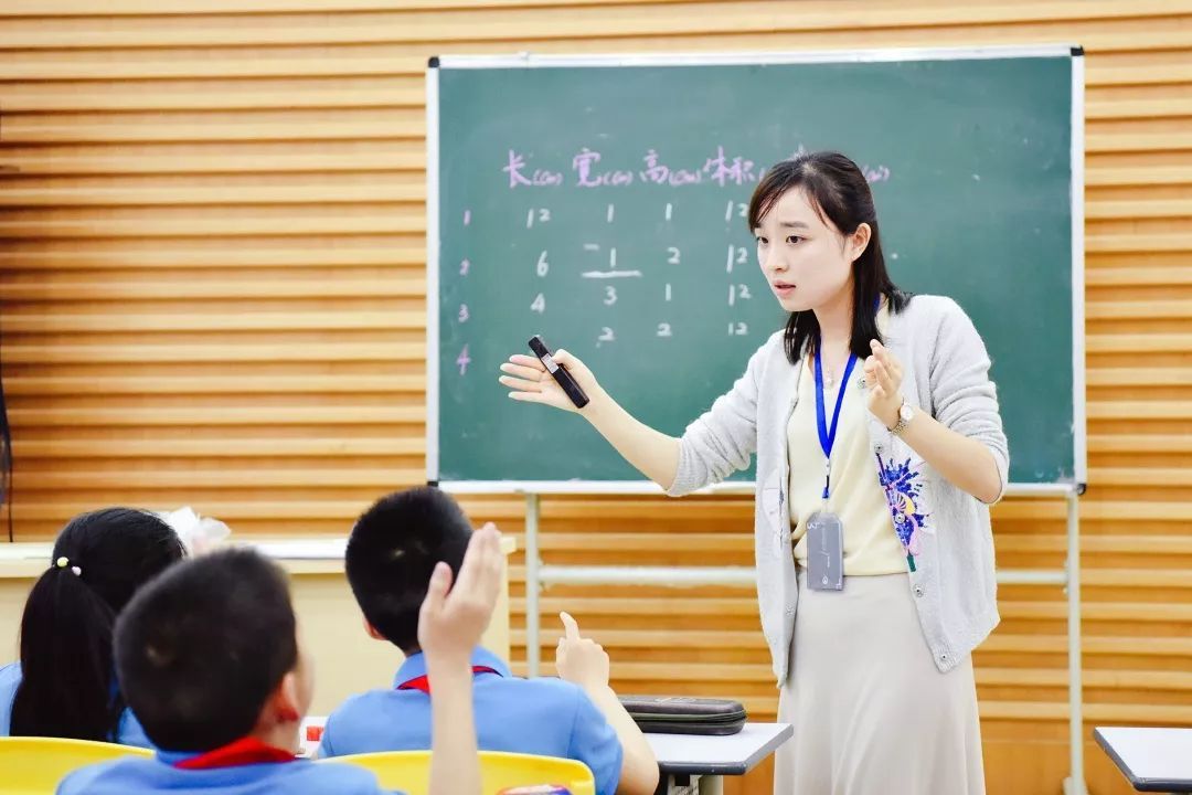 小学生作息时间表出炉！在校时间长达10个小时，他们坐得住吗？