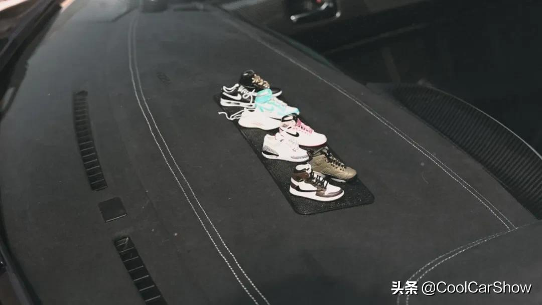 小哥爆改翼神，路人100%向你敬礼