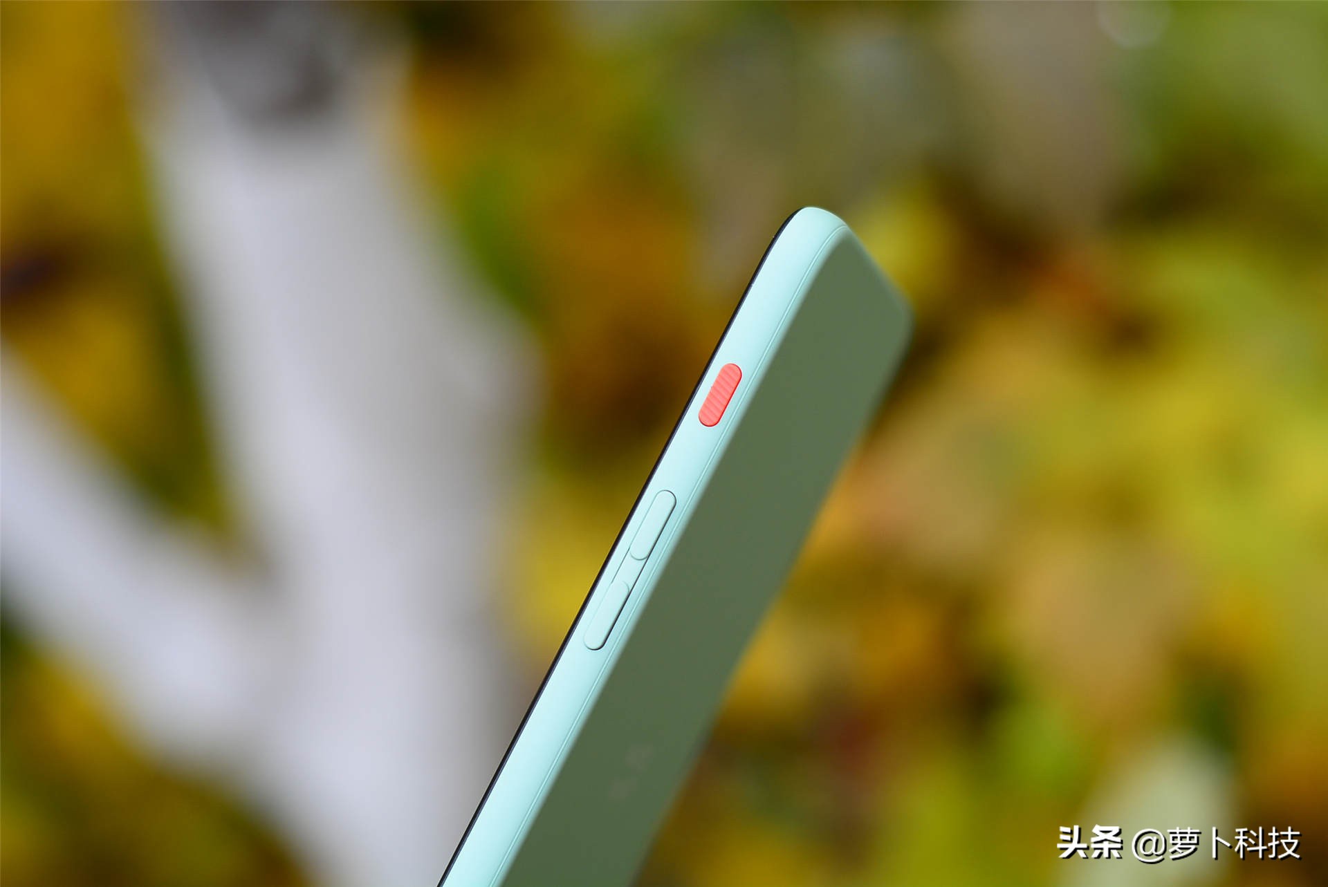 輕薄便攜，碎片時(shí)間高效閱讀，國貨電紙書墨案迷你閱體驗(yàn)