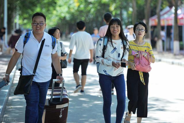 大学阶段，尽量别和这3种人处朋友，能避开则避开，能远离最好