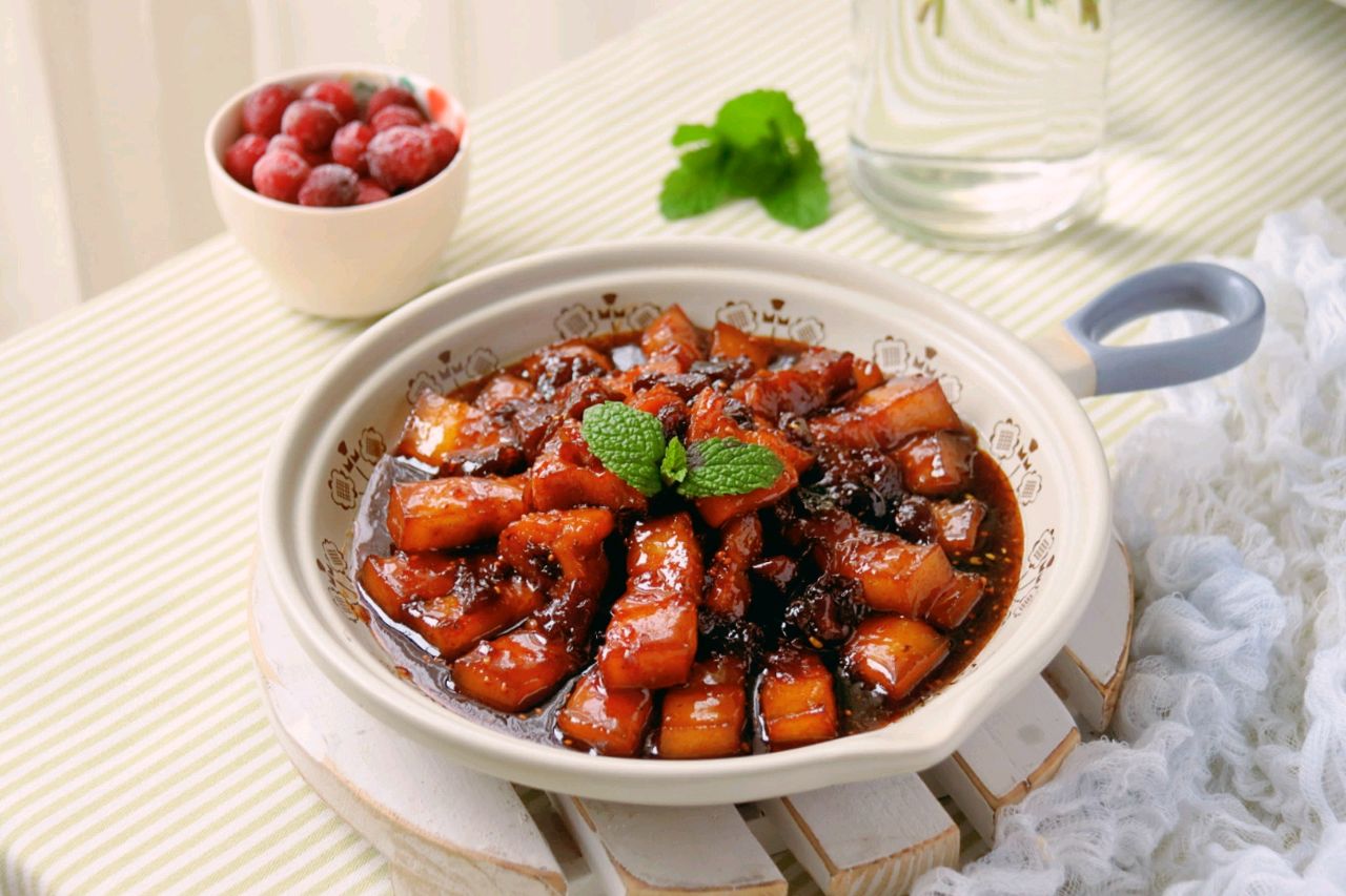 用蔓越莓来做一道红烧肉，酸甜够味，根本就停不下来