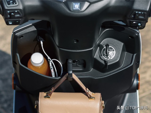 负显仪表 CBS刹车 豪爵UCR125上市 售价9480元