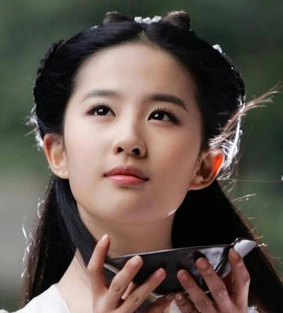 20万打20支玻尿酸，别再被“耳朵”绑架了好吗？