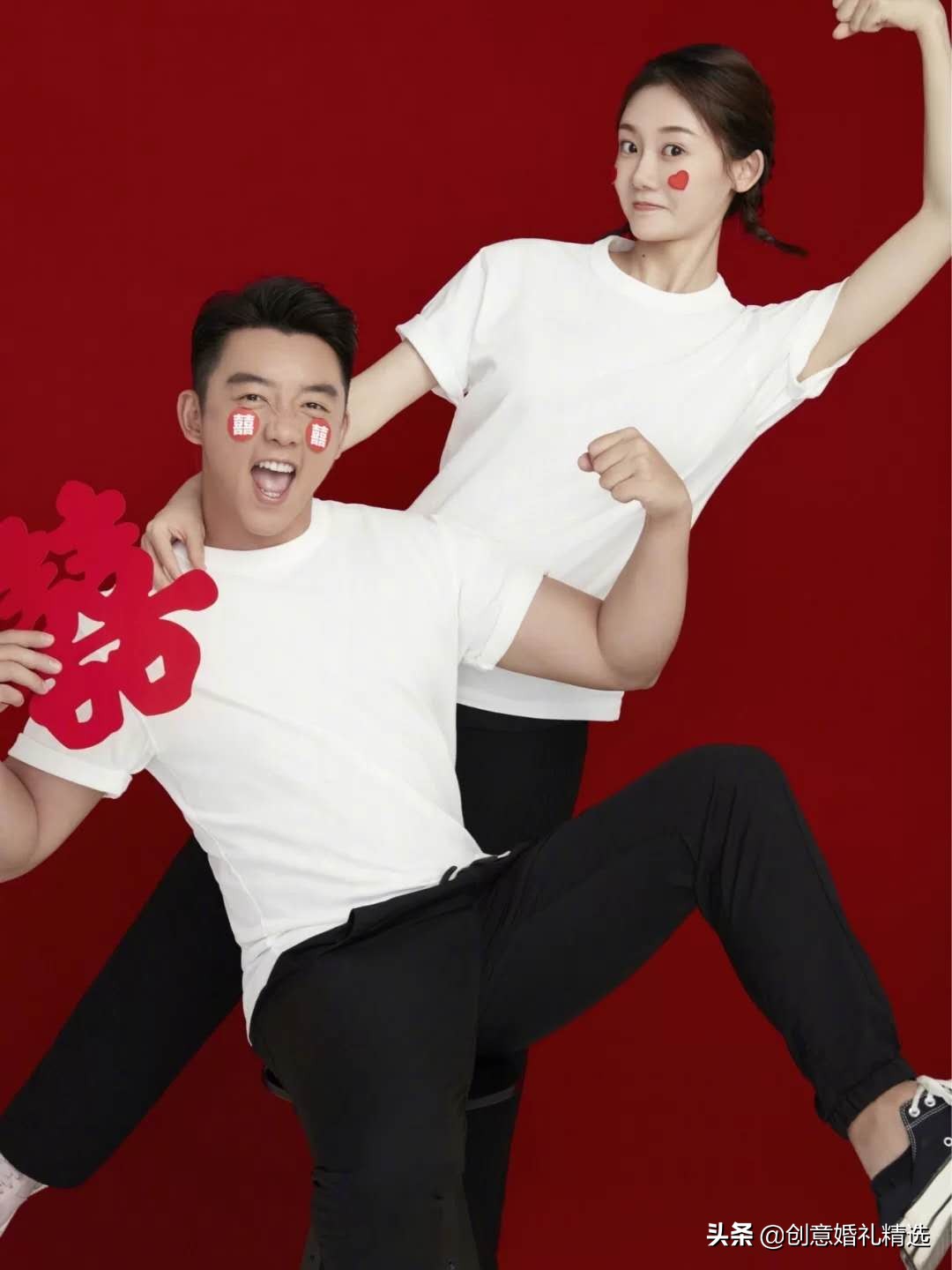 结婚证拍照新技能,学学郑恺苗苗领证pose超有爱,领证注意事项