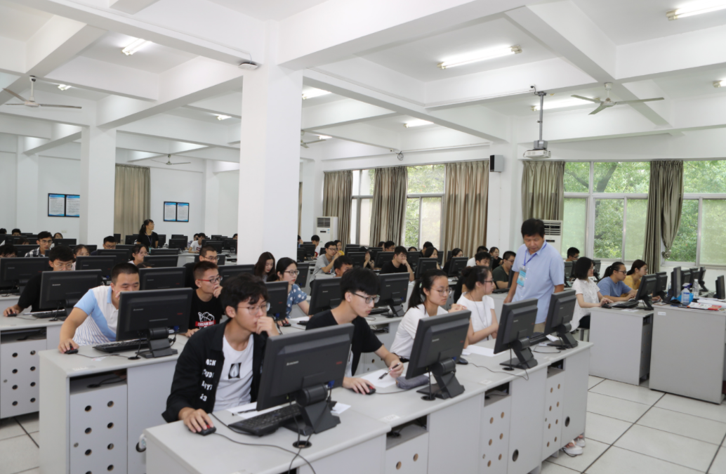 大学期间的几个证书，比英语四六级还重要，毕业后大有用处