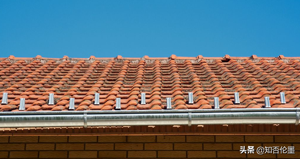农村盖房,屋顶选用"琉璃瓦"和陶瓷瓦哪个好?还未盖瓦的看过来