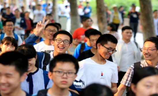 考上二本还有希望吗？这三个专业堪称“香饽饽”，未来不可限量