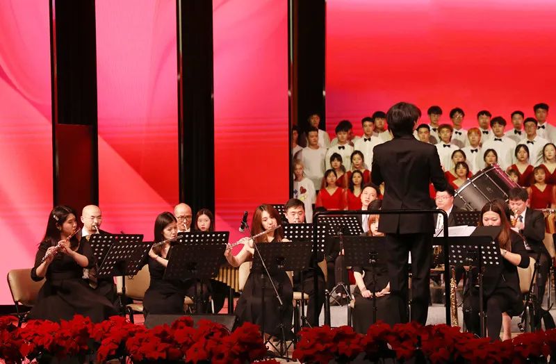 点燃爱国热情！成都文理学院用主题音乐党课，献礼建党100周年