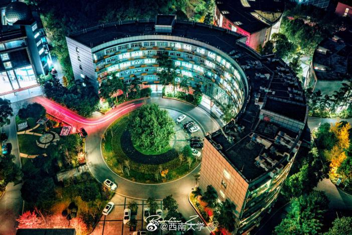 百年学府、袁隆平母校、中国最美高校、培养33位中国市长，这所大学在重庆！