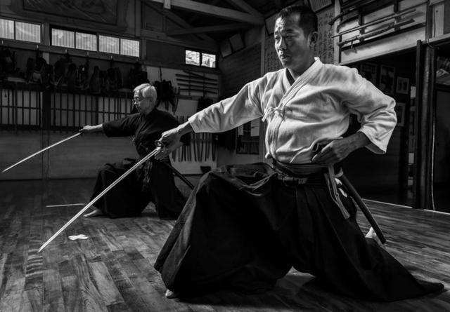 暴力美学日本刀：如今被视为破铁棍，为何曾让中国古人自愧不如？