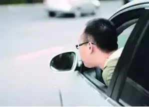 珠海女司机奥迪车内反锁后失踪，警方紧急寻找