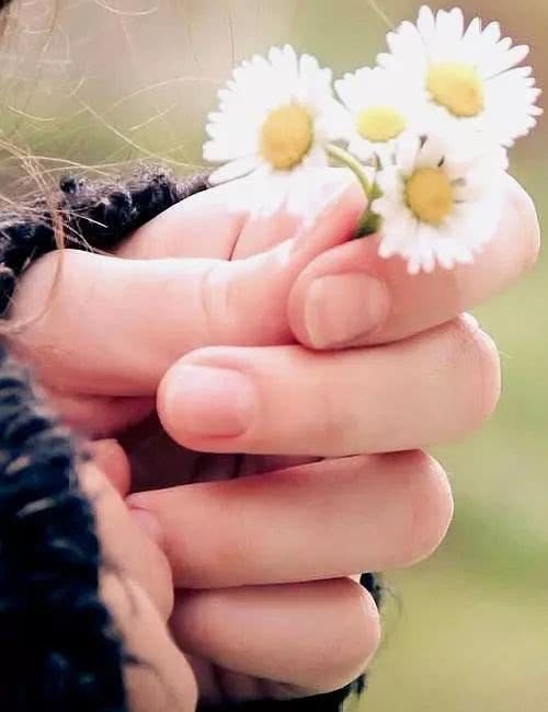 十指连心,通过手部动作能洞察一个人的内心秘密,别不信