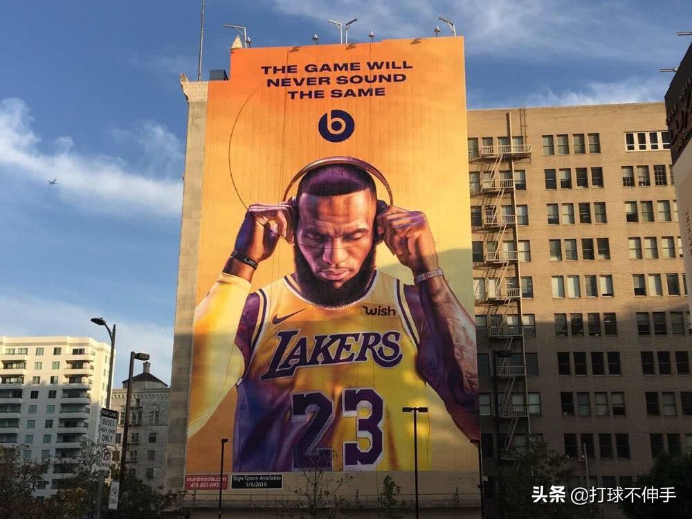 为什么nba球员都带耳机(从搭配来讲，NBA球星更喜欢Beats耳机还是苹果耳机)