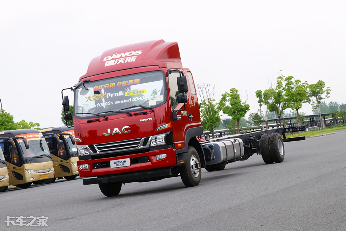 超级10000吨大卡车图片(快递轻抛货选啥车) - 赤虎壹号