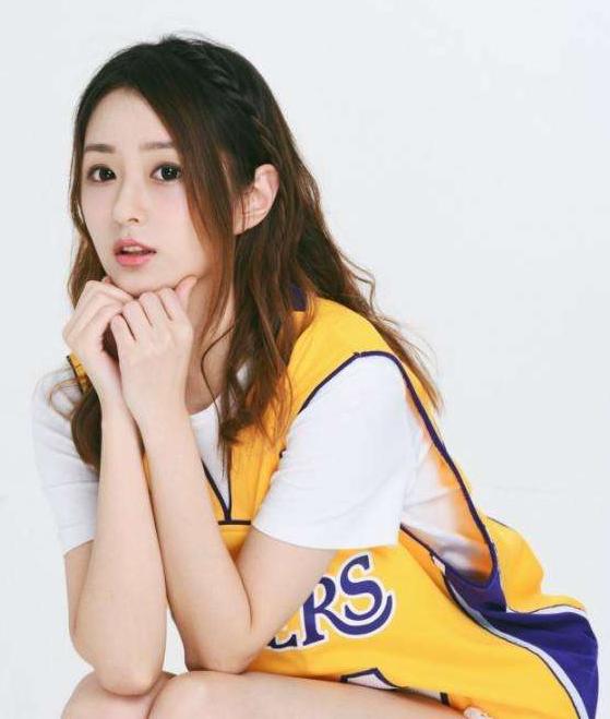 女生为什么穿nba球衣(女生也可以穿球衣打球，#NBA#好球)