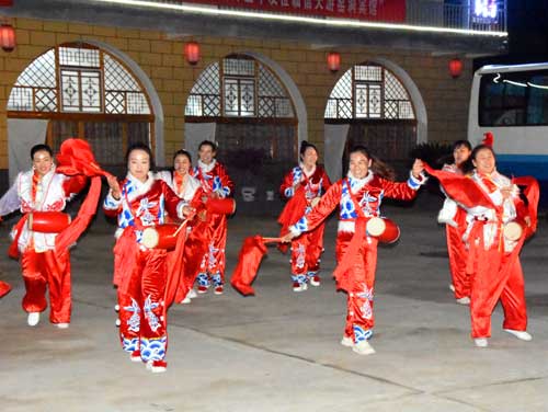陕西旅游：甘泉雨岔大峡谷及周边行（图）