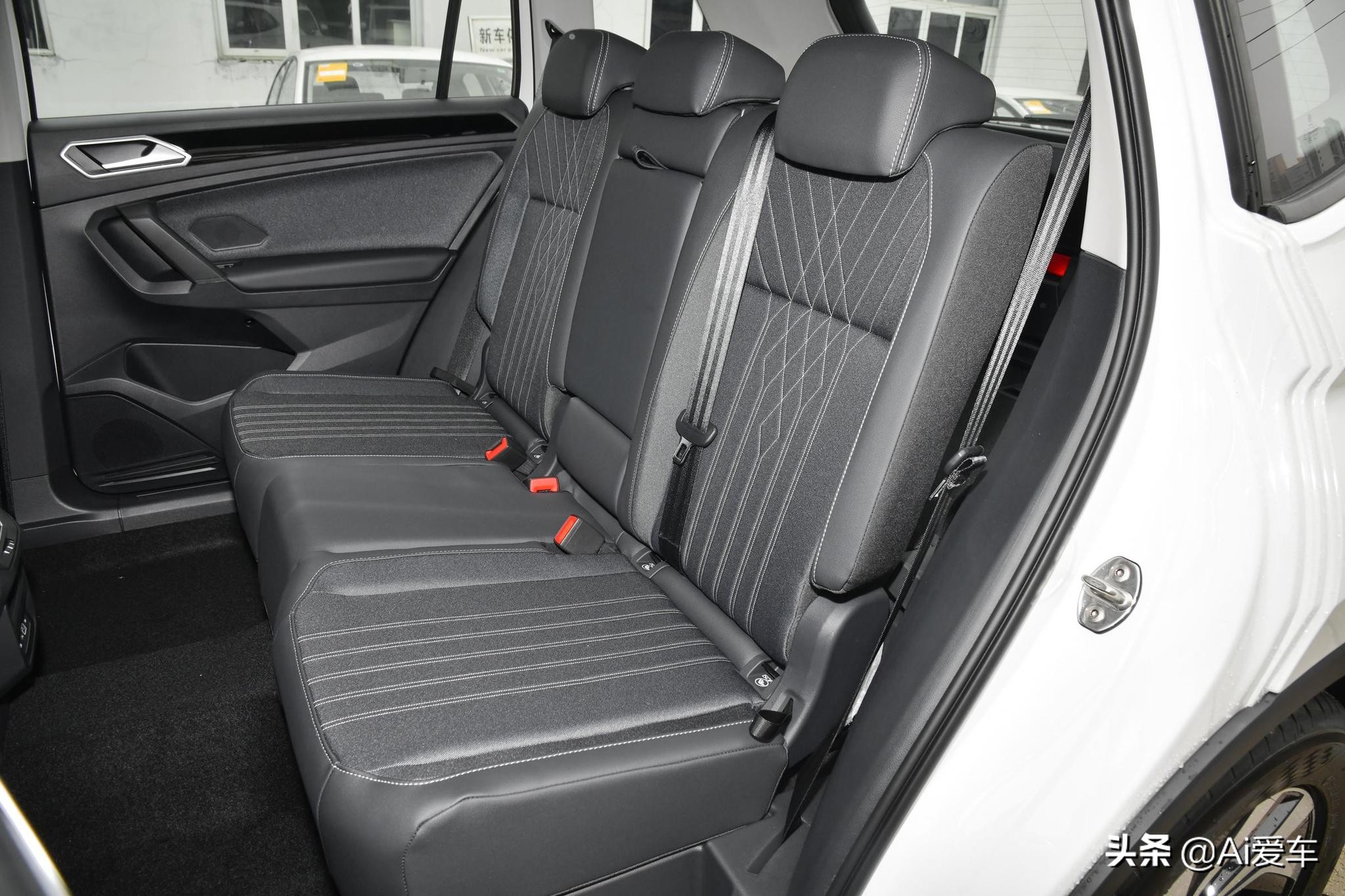 加长大5座，德系热销家用SUV，油耗6.6L车价不错，实拍大众途观L