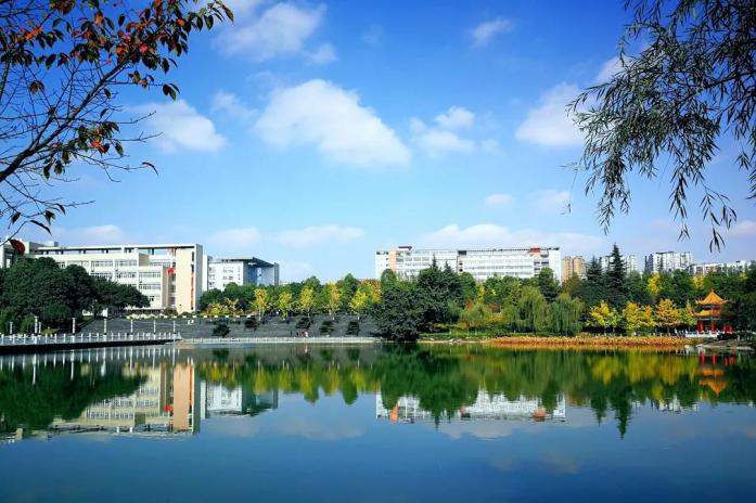 最新！重庆市2020年高考分数线公布，报考西南政法大学，这份攻略一定要看！