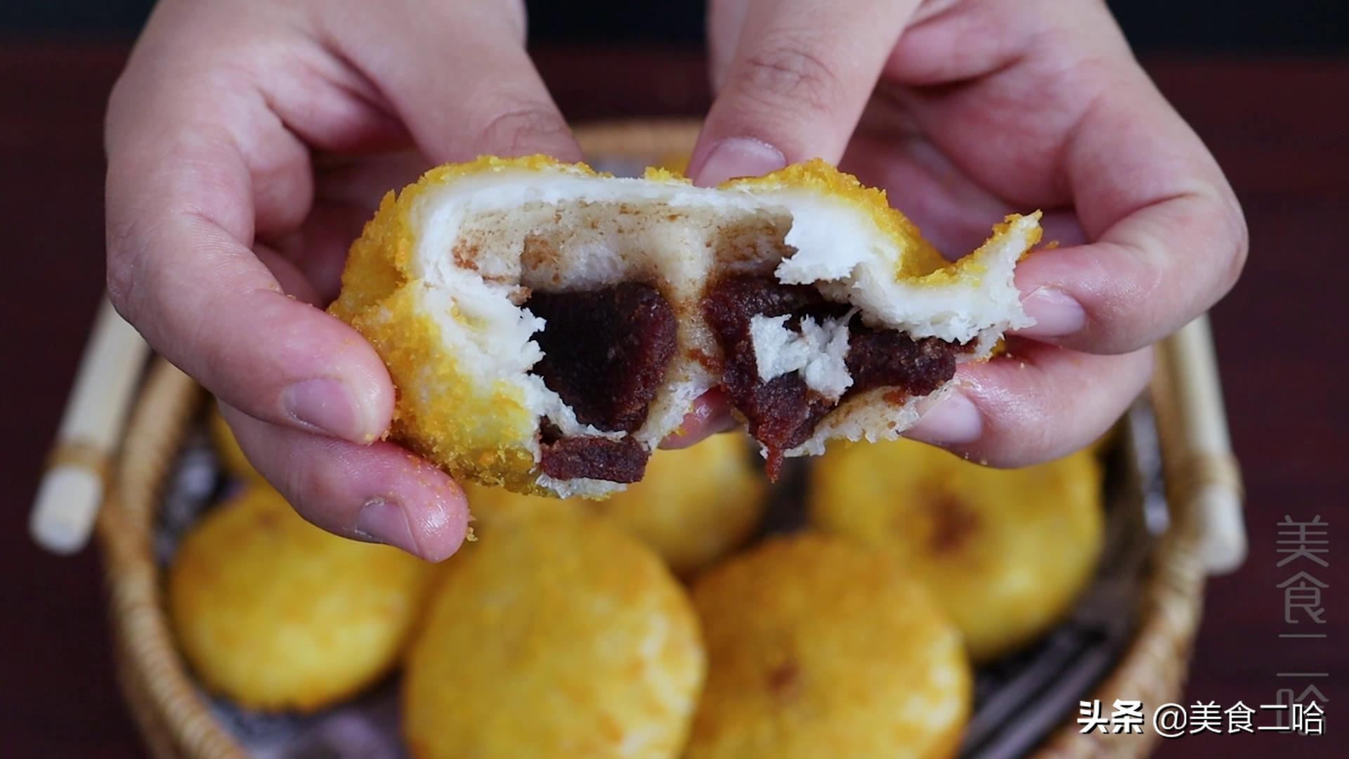 复刻早餐店油炸糕：脆皮、空心、饱满，原来技巧这么简单