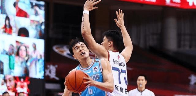 哪些nba球员没读大学(NBA和CBA后卫中的高学历球员，博士、硕士和名牌大学应有尽有)