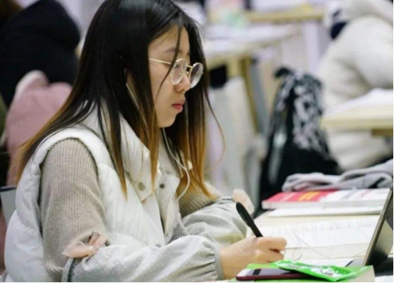 “高考”和“考研”哪个更有难度？过来人说出自己的看法，很形象