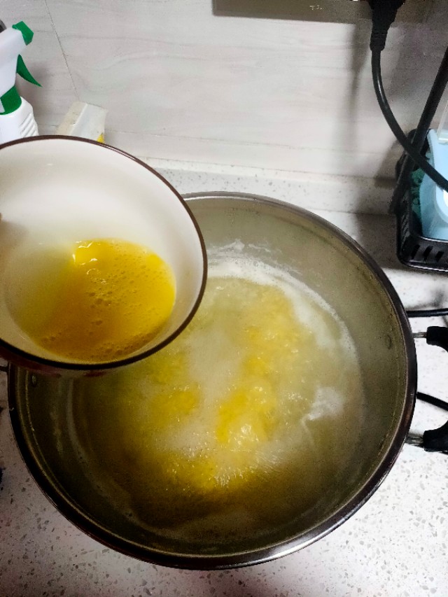 甜甜的玉米糁蛋花汤，制作步骤，详细图文。