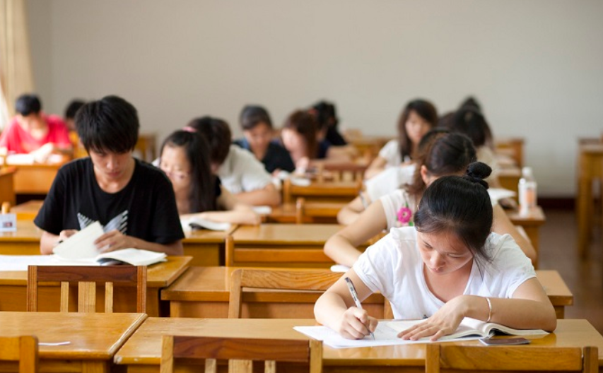 高三模拟试卷惊现“神仙字体”，让阅卷老师赞不绝口，不忍心扣分