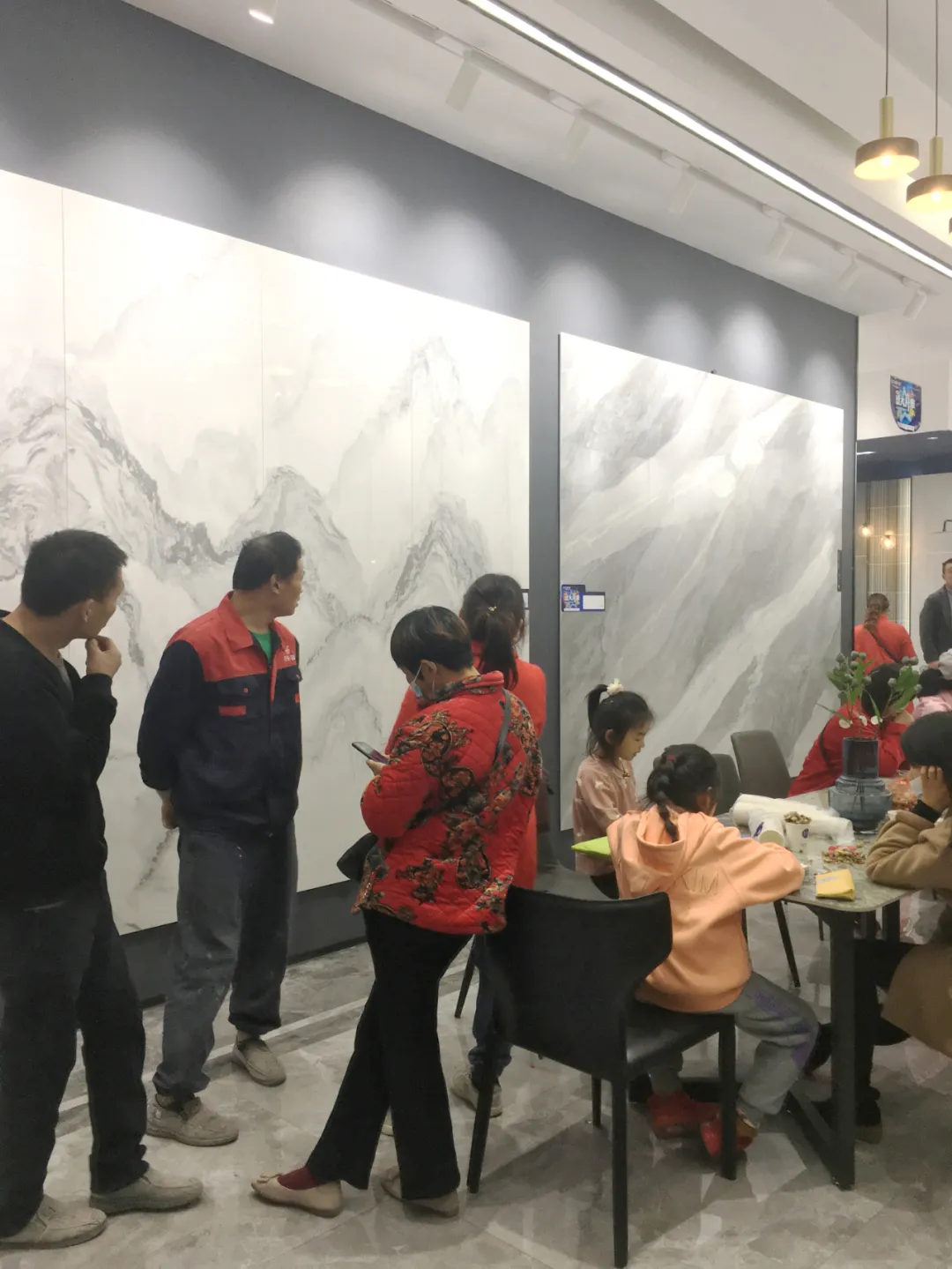 开业 | 再圈一城,再添一店!祝贺伊莉莎白瓷砖临泉现代馆盛大开业