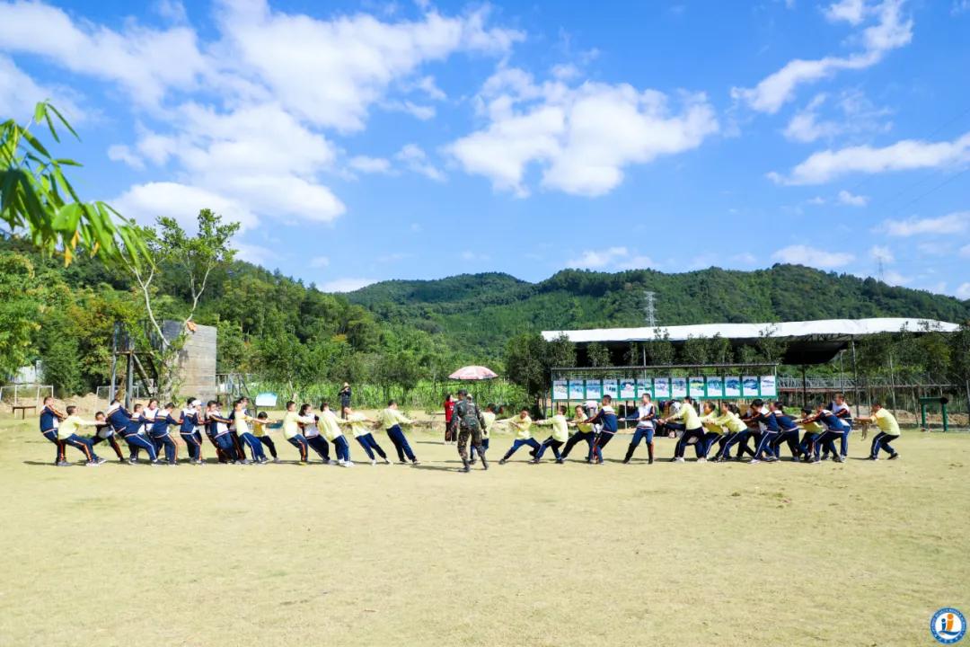 应该像老鹰队学习(天朗气清 丹枫迎秋——台江校区鹰之队秋游记)