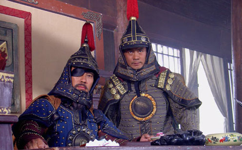 伊犁将军作为正一品高官，与新疆巡抚相比，谁的权力更大？