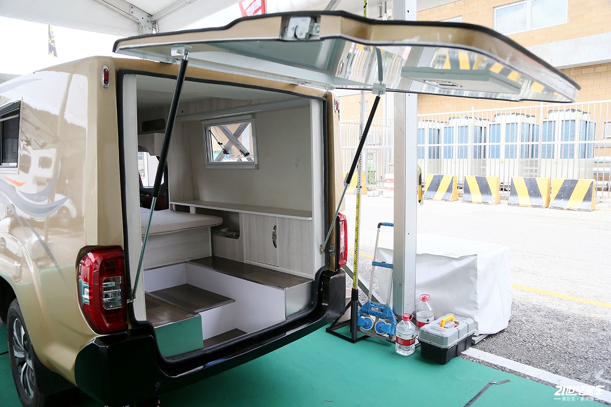 代步通勤旅居两不误,简约而不简单的黔力大通t90四驱房车