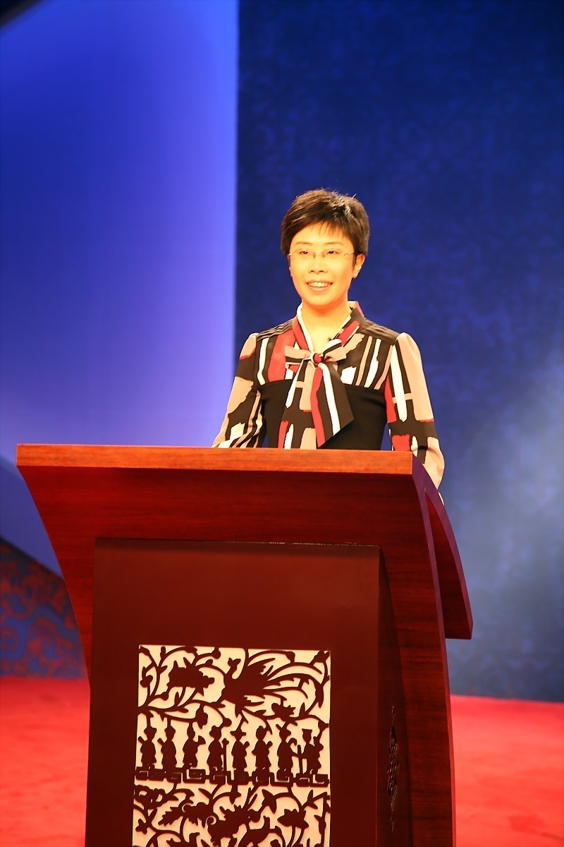 倪琳老公钱文忠(钱文忠,人称时尚先生,教授玩家,他为何