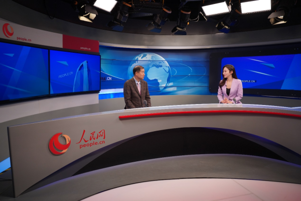 人民网专访云南天外天天然饮料有限责任公司董事长王忠：致力健康饮水研究 打造云水典范