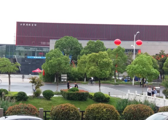 这里不仅有大树、高楼，更有大师——带你参观南京大学仙林校区