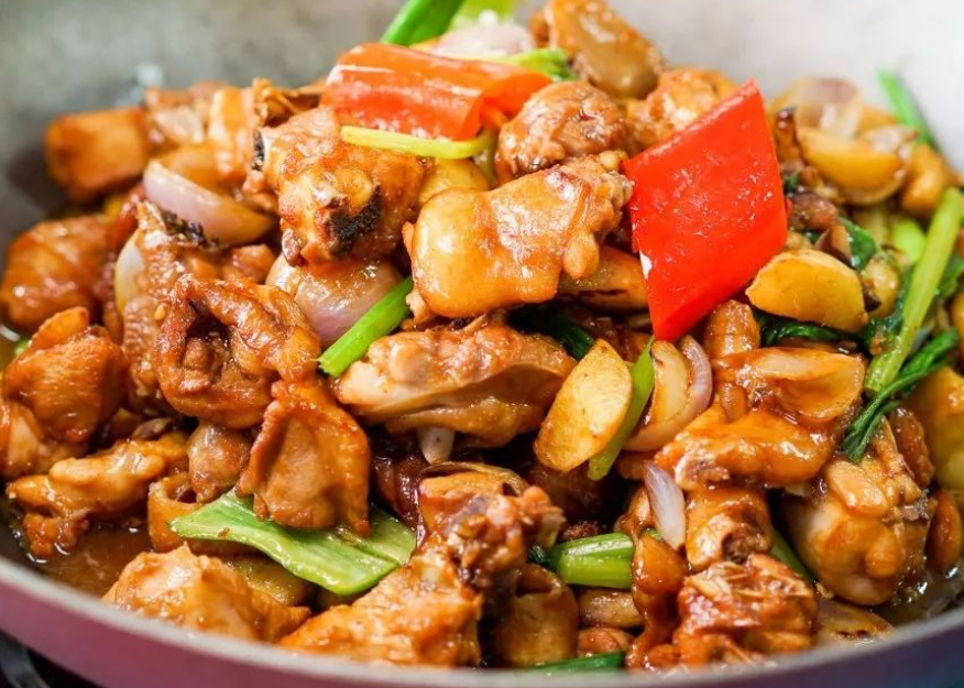 炒鸡时，大料不能乱放，只需这3样，肉嫩鲜美没腥味，味道真香