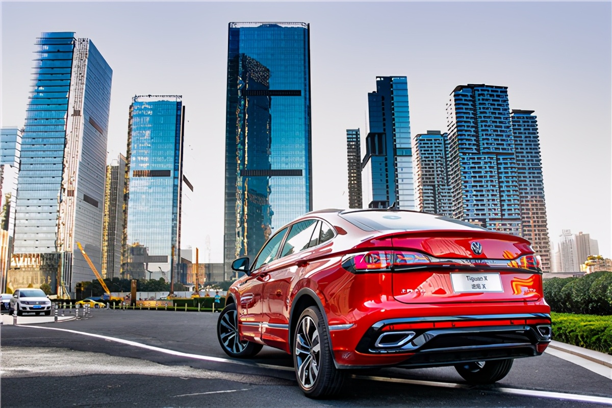 全系2.0T，有颜有实力的轿跑SUV，试驾上汽大众途观X