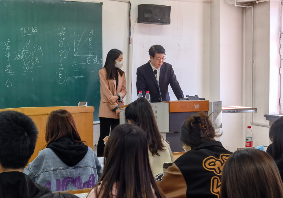 大学生总喜欢“蹭课”，原因有哪些？辅导员：这些课不能蹭